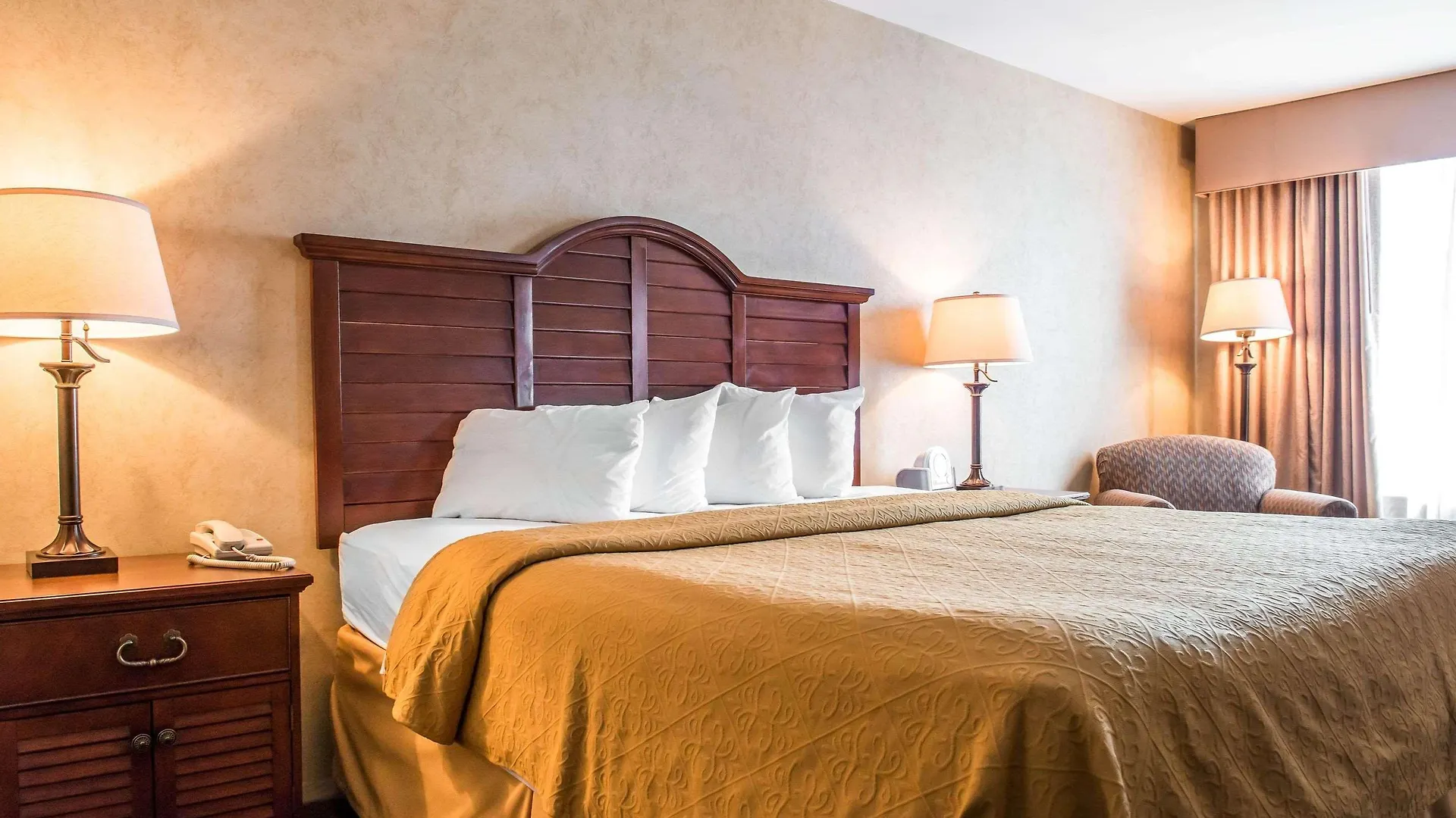 Quality Inn Pittsburgh Airport Oakdale