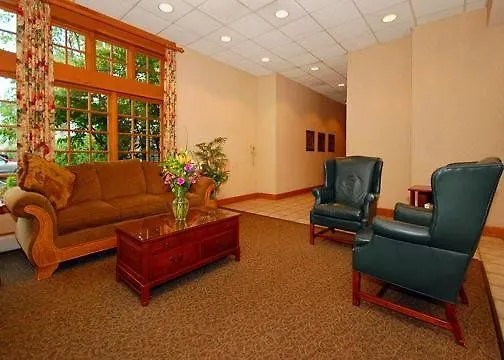 Quality Inn Pittsburgh Airport Oakdale 2*,