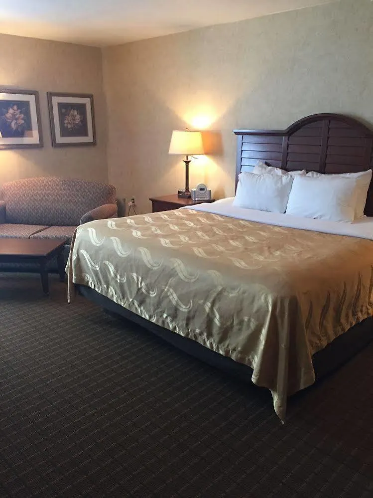 Quality Inn Pittsburgh Airport Oakdale